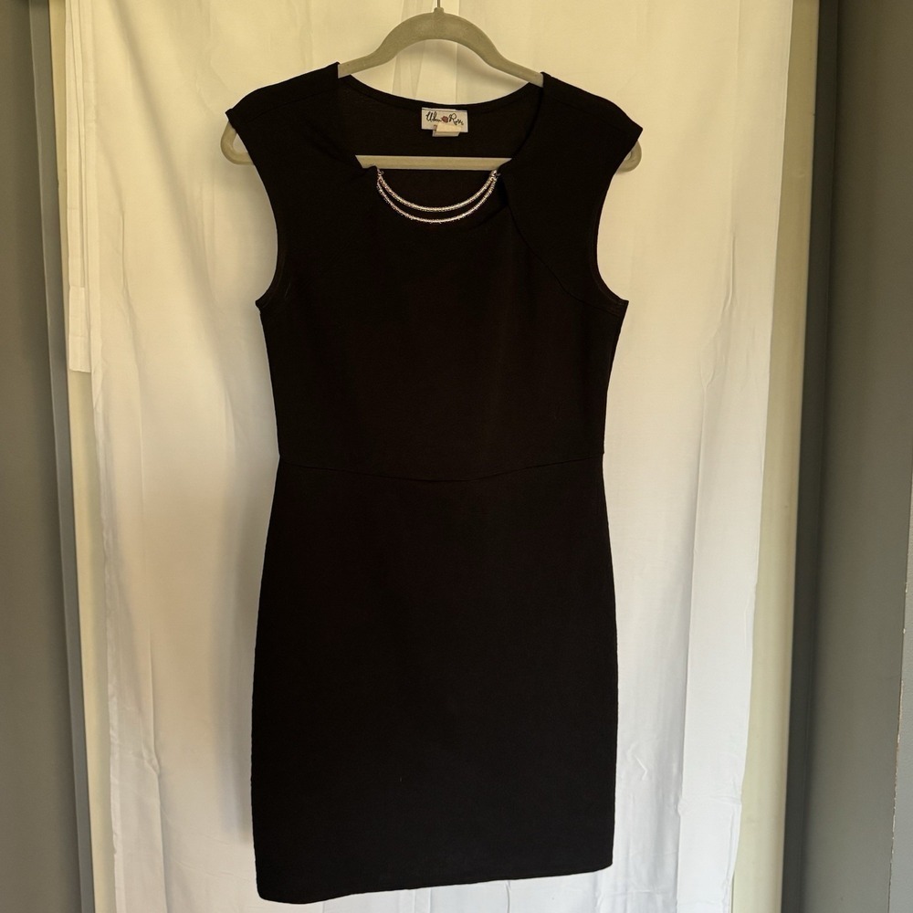 Urban Rose Black Sheath Dress XL Sleeveless Chain Accent Knee Length